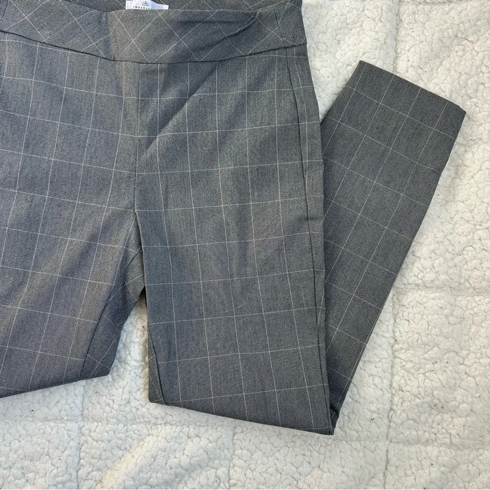 RW&CO. Camber & Grace Gray Plaid Dress Pants - Picture 3 of 12